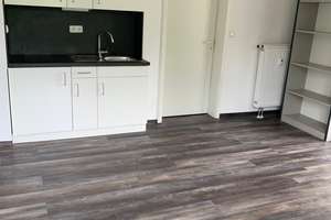 1,5-Zimmer-Wohnung mit Balkon und Einbauküche in Bruck