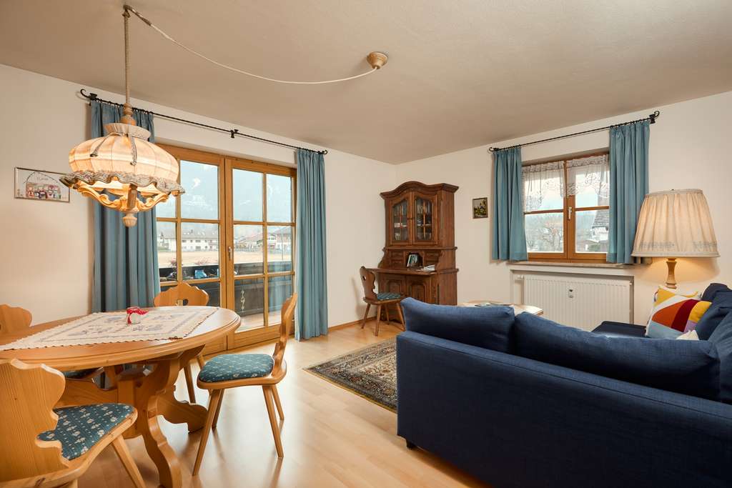 Immobilie in Grainau - Logenplatz Grainau: 2-Zimmer-Juwel mit unverbaubarem Panoramablick & XXL-Sonnenbalkon - Bild 4