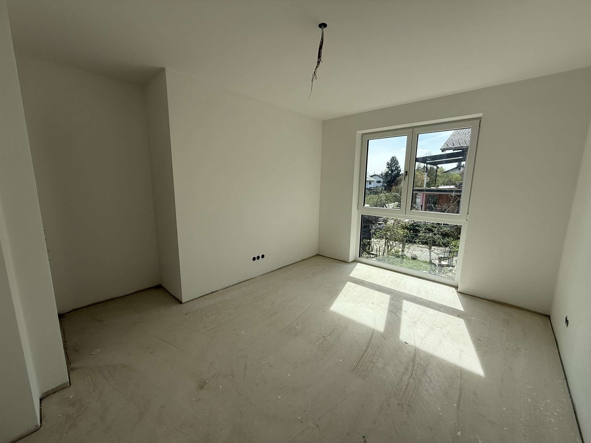 Immobilie in Bad Endorf - Neubau-Doppelhaushälfte in unverbautem Ortsrand mit Südhang und Bergblick - Bild 7