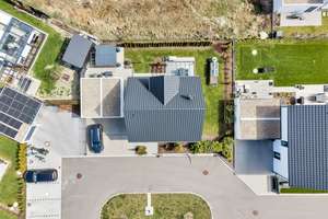 Stilvolles, neuwertiges KfW-55-Einfamilienhaus in begehrter Lage – modern, ruhig & hochwertig! – Die vollständige Adresse der Immobilie erhältst du vom Anbieter., 92421 Schwandorf – Vorschaubild 2