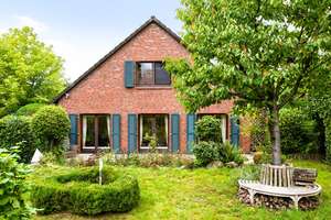 Einfamilienhaus in Top-Lage Aumühle bei Hamburg – Die vollständige Adresse der Immobilie erhältst du vom Anbieter., 21521 Aumühle – Vorschaubild 1