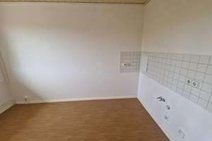 **JETZT EINZIEHEN**2-Zimmer-Wohnung // Balkon // Bad mit Wanne // 2.OG // ab Sofort – Ringstraße 33, 4209 Grünau-Mitte, Leipzig – Vorschaubild 7