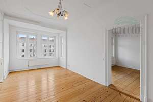 11 Minuten zum Alex - Stilvoller Altbauklassiker mit Indoor-Loggia in Prenzlauer Berg – Die vollständige Adresse der Immobilie erhältst du vom Anbieter., 10439 Prenzlauer Berg, Berlin – Vorschaubild 5