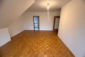 Lichterfelde: 2-Zimmer-Dachgeschoss-Wohung mit Balkon und ca. 45 m² per SOFORT LEER zu VERKAUFEN – Die vollständige Adresse der Immobilie erhältst du vom Anbieter., 12205 Lichterfelde, Berlin – Vorschaubild 5