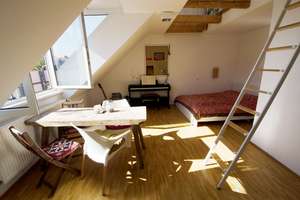 Charmantes 1-Zimmer-Apartment im DG mit Galerie - Maxvorstadt