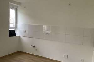 Ganz oben: Erstbezug nach Kernsanierung, gut geschn. 2,5 Zi. Whg. mit Wohnküche – Dauthendeystr.  32, 81377 Am Waldfriedhof, München – Vorschaubild 7