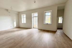 ERSTBEZUG * schicke Familienwohnung * moderne Bäder * Balkon – Paul-Gerhardt-Straße 64, 9130 Sonnenberg, Chemnitz – Vorschaubild 1
