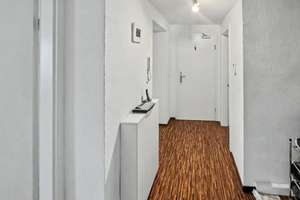 Zur Kapitalanlage: Große und gut vermietete 2-Zi.-Wohnung in ruhiger Wohnlage in Augsburg-Lechhausen – Die vollständige Adresse der Immobilie erhältst du vom Anbieter., 86169 Lechhausen-West, Augsburg – Vorschaubild 4