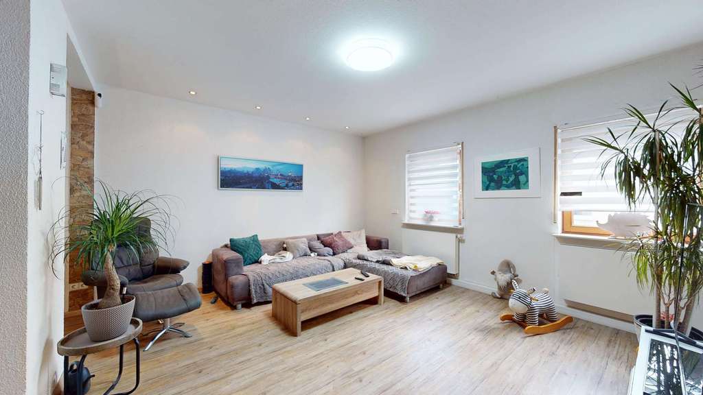 Immobilie in Eggenstein-Leopoldshafen - Familientraum in Eggenstein – Großzügiges Haus mit Pool, Sauna & Gym - Bild 2