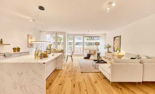 Frisch Sanierte 4-Zimmer-Wohnung mit riesiger sonniger Terasse