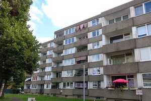Hier findet jeder seinen Platz: praktische 4-Zi.-Wohnung (WBS) – Sinnersdorfer Straße 77, 50769 Köln – Vorschaubild 2