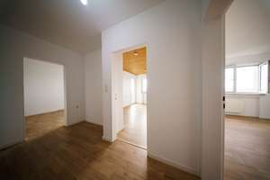 Ohne Makler & Bezugsfrei: Renovierte 3-Zimmer-Wohnung im 12. OG mit Sonnenbalkon und Blick ins Grüne
