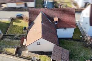 Ein Haus voller Möglichkeiten - machen Sie es zu Ihrem Zuhause! – Die vollständige Adresse der Immobilie erhältst du vom Anbieter., 95326 Kulmbach – Vorschaubild 3