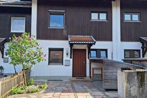 Viel Platz, viel Fläche, viele Möglichkeiten - RMH in exzellenter Lahe – Isaraustraße 48, 82538 Geretsried – Vorschaubild 3