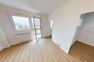 Lichterfüllte 1-Raum-Wohnung mit Einbauküche und Balkon – Johannes-Dick-Str. 32, 9123 Hutholz, Chemnitz – Vorschaubild 2