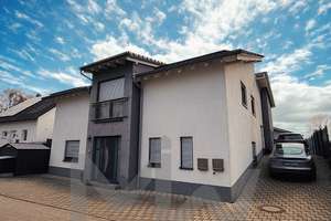 Modernes Split Level Einfamilienhaus mit vermieteter Einliegerwohnung ELW in Schönenberg-Kübelberg – Die vollständige Adresse der Immobilie erhältst du vom Anbieter., 66901 Schönenberg-Kübelberg – Vorschaubild 4