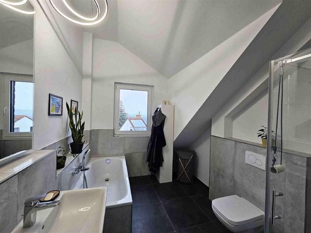 Immobilie in Essenheim - Neuwertiges und großzügiges Traumhaus mit Einliegerwohnung in erstklassiger Lage - Bild 9