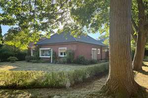 Modernisiertes Einfamilienhaus im Bungalowstil mit Doppelgarage in Rüstersiel – Die vollständige Adresse der Immobilie erhältst du vom Anbieter., 26386 Rüstersiel, Wilhelmshaven – Vorschaubild 2