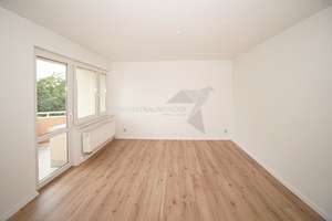 Moderne 3-Raum-EG-Wohnung mit Einbauküche und Tageslichtbad in ruhiger Lage – Fabriciusstraße 10, 9126 Bernsdorf, Chemnitz – Vorschaubild 1