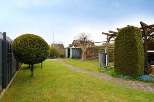 Doppelhaushälfte mit Garage, Garten & ausgebautem Dachboden – Viel Platz für Ihre Ideen – Die vollständige Adresse der Immobilie erhältst du vom Anbieter., 26871 Papenburg – Vorschaubild 3