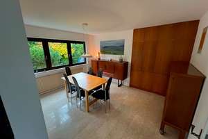 Von Privat: Wohnen mit Charakter: Großzügiges Einfamilienhaus mit Einliegerwohnung – Richard-Otto-Straße 4, 65197 Klarenthal, Wiesbaden – Vorschaubild 4