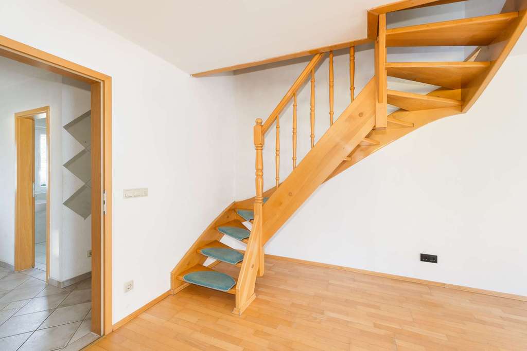 Immobilie in Werneuchen - Mit Sommerhaus! Doppelhaushälfte mit Einbauküche, Fußbodenheizung & ausgebautem Dach in Werneuchen - Bild 4