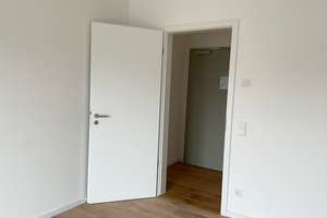 Hell & modern & viel Platz: 2 Zimmer + Balkon, guter Schnitt, modernes Tageslichtbad, Abstellraum – Hildesheimer Straße 454, 30519 Döhren, Hannover – Vorschaubild 14