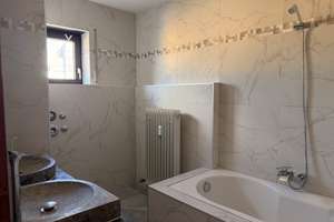 Potenzialreiche 3,5-Zimmer-Etagenwohnung mit Garage und zwei Balkonen – Die vollständige Adresse der Immobilie erhältst du vom Anbieter., 76534 Innenstadt, Baden-Baden – Vorschaubild 9