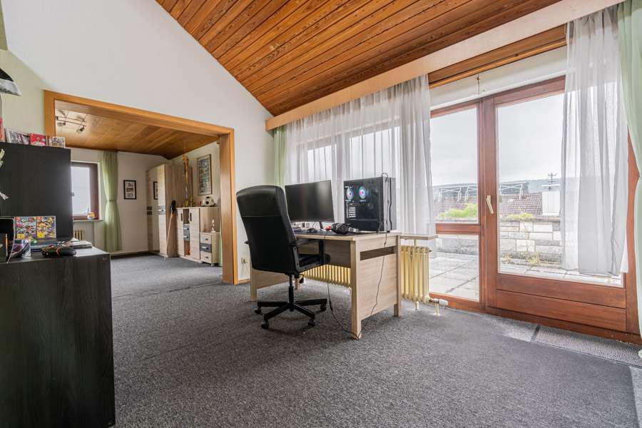 Immobilie in Pfaffenhofen - LIEGENSCHAFT - Besondere Architektenvilla mit ELW und Extras in Feldrandlage von Pfaffenhofen - Bild 11