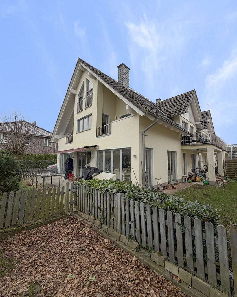 Immobilie in Bad Bramstedt - Großzügige Erdgeschosswohnung mit Garten & Stellplatz in ruhiger Lage - Bild 0