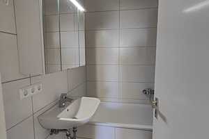 Eine helle und gepflegte 2-Zimmer-Wohnung für Miete in Erlangen – Erlangen – Vorschaubild 5