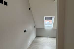 Helle 3 Zimmer Dachwohnung mit Festungsblick – Egloffsteinstraße 2, 97072 Sanderau, Würzburg – Vorschaubild 7