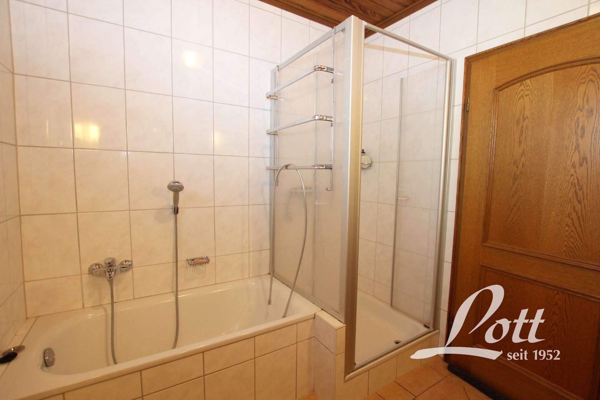 Immobilie in Rhauderfehn - +++ Viel Platz für Familie und Hobbies - energetisch saniert - Mehrgenerationen geeignet! +++ - Bild 9