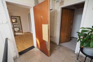++City Wohnung in Ulm++ Helle, renovierungsbedürftige DG-Wohnung mit 2-Bädern, EBK, 1 Stellplatz – Die vollständige Adresse der Immobilie erhältst du vom Anbieter., 89073 Oststadt, Ulm – Vorschaubild 2