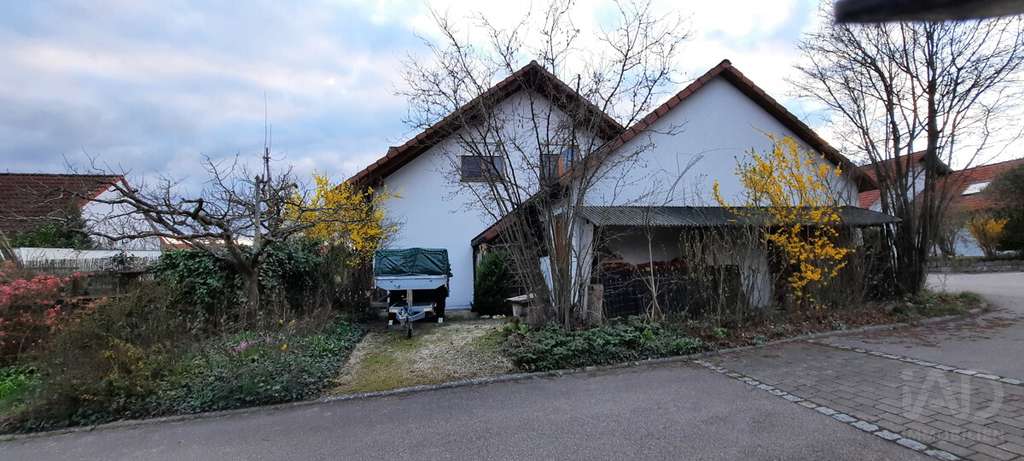 Immobilie in Hüttlingen - Exklusives Wohnjuwel mit Wintergarten, Wellness & Traumgarten in Hüttlingen - Bild 2