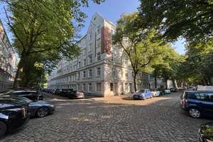 Festpreis: Top saniert, top gelegen: 2-Zimmer-Eigentumswohnung in Hamburg-Winterhude