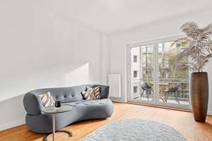 Ottensen! 3 Zi., Balkon, neu saniert, Energiewert B, Einbk., Provisionsfrei !