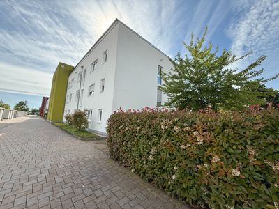 Barrierefreie 3,5 Zimmer Wohnung mit Einbauküche, Balkon und Stellplatz