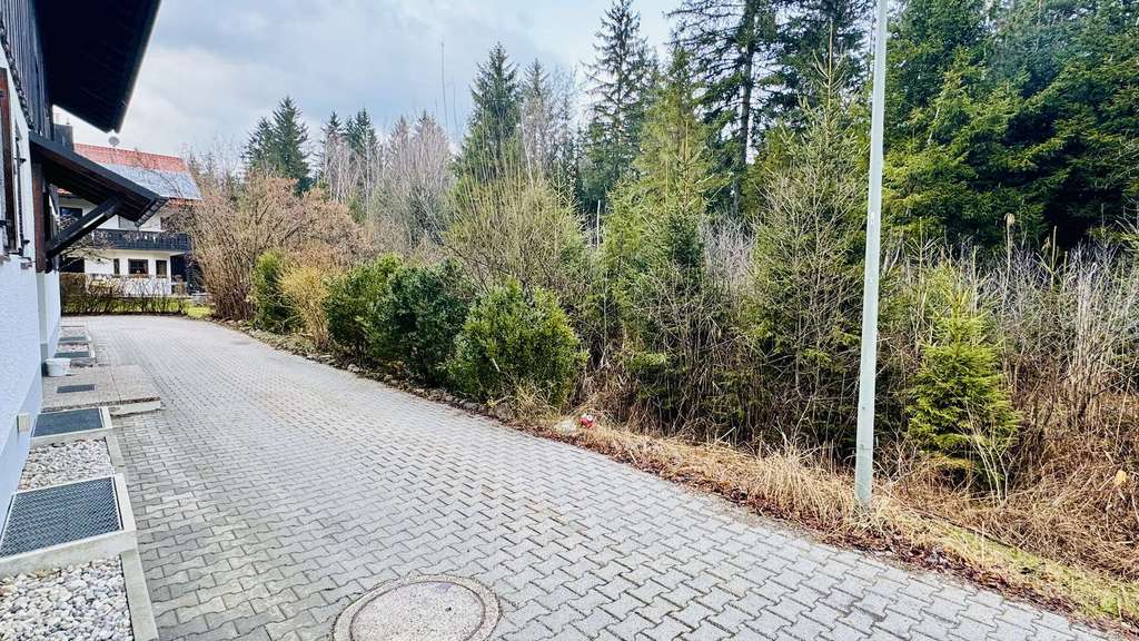 Immobilie in Bad Heilbrunn - Gepflegte Erdgeschoss-Wohnung mit Terrasse und Garten - Bild 4