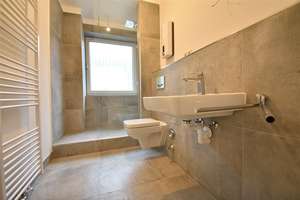 Sackgassenlage! Moderne 2-Zi-Whg mit Balkon in ruhiger Lage – Ottweilerstraße 25, 40476 Derendorf, Düsseldorf – Vorschaubild 4