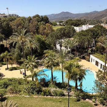 Schöne 2-Schlafzimmer-Wohnung mit Terrasse und privatem Parkplatz, Südausrichtung in Alhaurín Golf. 