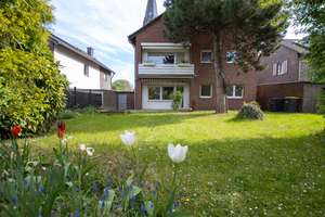 3 Familienhaus mit 2 freien, großen Wohnungen plus Garage in Bergheim-Büsdorf – Windmühlenstr. 24, 50129 Bergheim – Vorschaubild 1