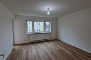 Erstbezug: Wunderschöne neu-sanierte 2,5-Zimmer-Wohnung in Lübeck-Kücknitz – Westpreußenring 2, 23569 Kücknitz, Lübeck – Vorschaubild 1