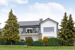 Luxuriöses Ein- bis Zweifamilienhaus in Wiesbaden-Nordenstadt! – Die vollständige Adresse der Immobilie erhältst du vom Anbieter., 65205 Nordenstadt, Wiesbaden – Vorschaubild 1