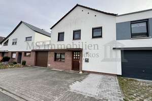 *** Charmantes Reihenmittelhaus mit viel Platz in Lampertheim *** – Die vollständige Adresse der Immobilie erhältst du vom Anbieter., 68623 Lampertheim – Vorschaubild 1