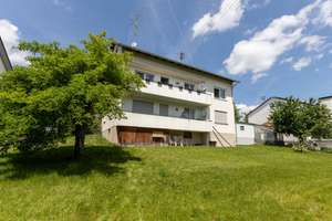 Eigennutzer und Kapitalanleger aufgepasst! Dreifamilienhaus in ruhiger Lage von Steinkirchen – Die vollständige Adresse der Immobilie erhältst du vom Anbieter., 85293 Reichertshausen – Vorschaubild 1