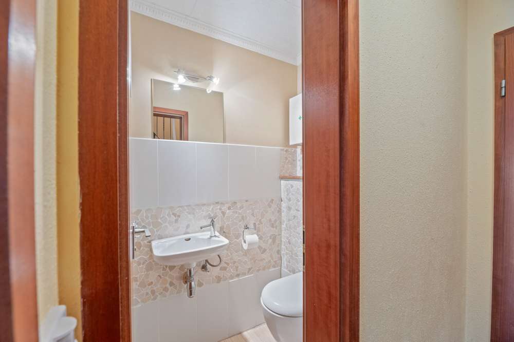 Immobilie in Wendlingen am Neckar - ++ Sofort beziehbar - 4,5-5,5 Zimmer mit flexiblen Nutzungsmöglichkeiten ++ - Bild 8