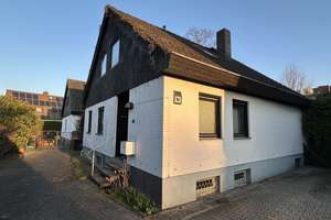 Charmantes Einfamilienhaus mit sonnigem Garten in ruhiger Lage – Die vollständige Adresse der Immobilie erhältst du vom Anbieter., 12309 Lichtenrade, Berlin – Vorschaubild 2