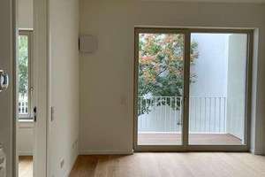 Graefekiez: Hochwertiger Neubau (2022) mit Balkon, Einbauküche und ruhiger Innenhoflage
