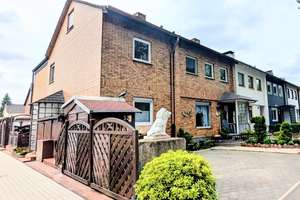 Provisionsfreies Reihenendhaus mit Einliegerwohnung,mit Garage, Terrasse und Klimaanlage
